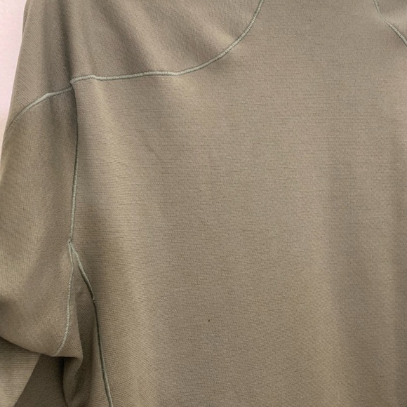 Patagonia Men’s Long Sleeve Base Layer Shirt- Medium - Picture 3 of 4